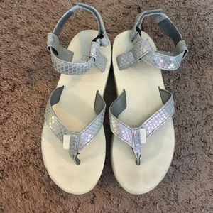 Metallic platform Tevas